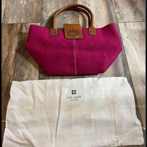 Tracy Bucket Bennington hot pink